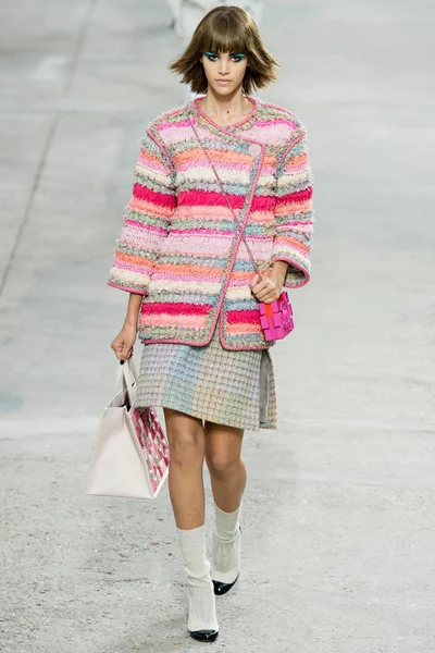 Look 13